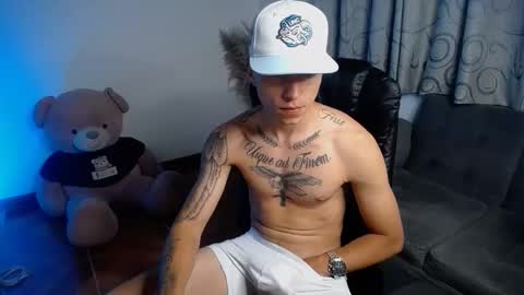 smileexander online show from November 7, 4:12 am