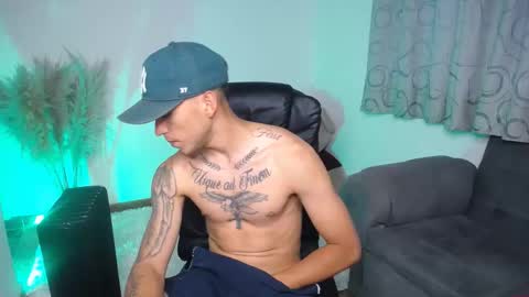 smileexander online show from November 9, 6:55 am