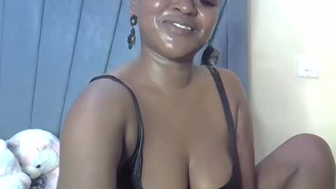 Snapshot of smiley_berry chatting on September 23, 6:33 pm smiley_berry online show from September 23, 6:33 pm