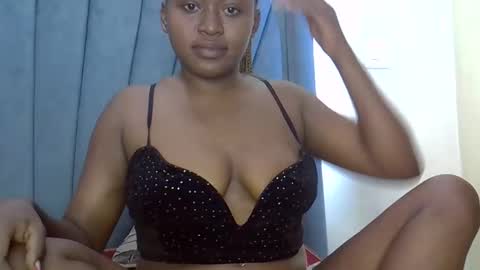 Snapshot of smiley_berry chatting on September 29, 3:44 am smiley_berry online show from September 29, 3:44 am