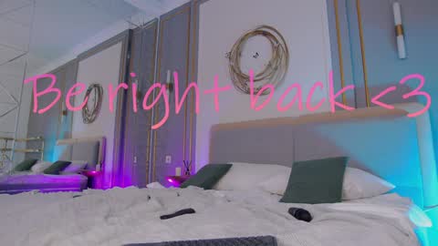 Snapshot of smiley_mia_ chatting on February 5, 11:12 am Mia online show from February 5, 11:12 am