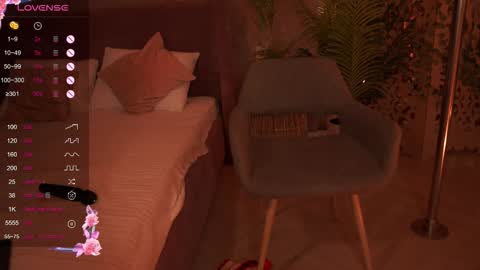 Snapshot of smiley_mia_ chatting on September 11, 7:41 am Mia online show from September 11, 7:41 am