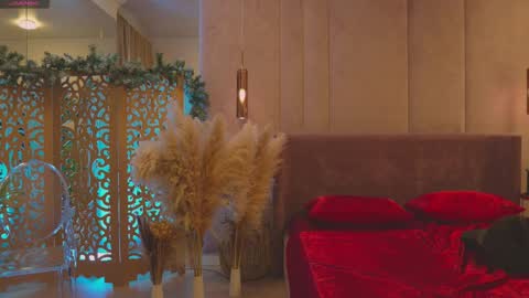 Mia online show from April 3, 5:05 am