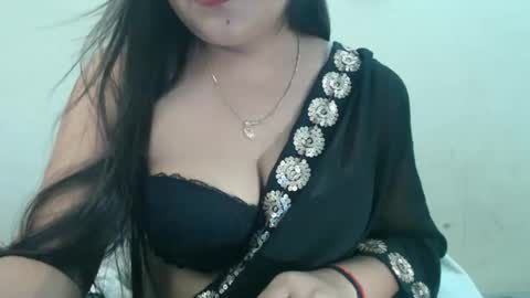 Snapshot of smiley_queen99 chatting on May 16, 10:36 am smiley online show from May 16, 10:36 am