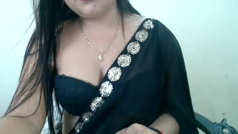 Snapshot of smiley_queen99 chatting on June 19, 8:29 am smiley online show from June 19, 8:29 am
