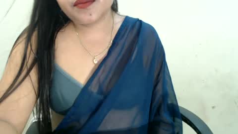 Snapshot of smiley_queen99 chatting on June 25, 9:47 am smiley online show from June 25, 9:47 am