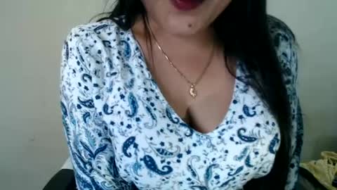 Snapshot of smiley_queen99 chatting on June 29, 11:10 am smiley online show from June 29, 11:10 am
