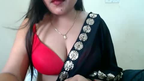 Snapshot of smiley_queen99 chatting on July 2, 9:37 am smiley online show from July 2, 9:37 am