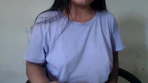 Snapshot of smiley_queen99 chatting on July 28, 4:19 am smiley online show from July 28, 4:19 am