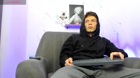Snapshot of smitgrey chatting on January 13, 5:01 am SMIT online show from January 13, 5:01 am