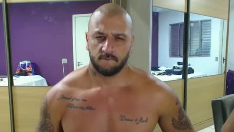 Snapshot of smithduke chatting on December 4, 1:25 am smithduke online show from December 4, 1:25 am