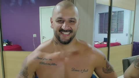 Snapshot of smithduke chatting on March 12, 12:10 am smithduke online show from March 12, 12:10 am