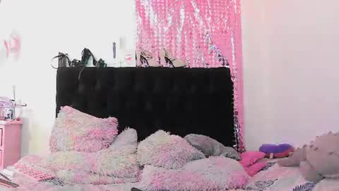 Snapshot of smoke_leidy_ chatting on June 19, 4:50 am smoke_leidy_ online show from June 19, 4:50 am