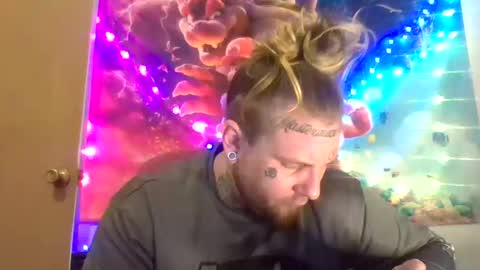 smoke online show from February 8, 11:02 pm