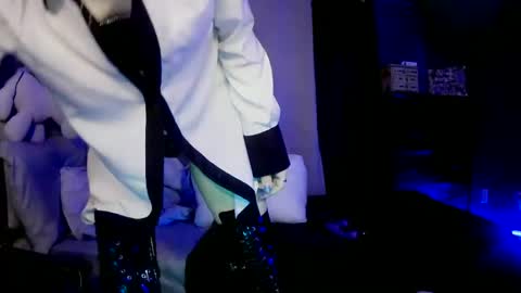 love bug online show from September 29, 2:49 am