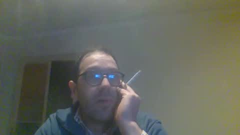 Snapshot of smokered100s chatting on January 8, 7:05 pm luca online show from January 8, 7:05 pm