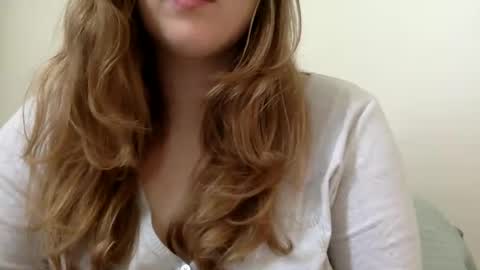 Snapshot of smokeshow3 chatting on December 5, 6:33 pm smokeshow3 online show from December 5, 6:33 pm