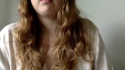 Snapshot of smokeshow3 chatting on December 16, 7:21 pm smokeshow3 online show from December 16, 7:21 pm