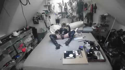 smokeslut365 online show from February 7, 11:55 pm