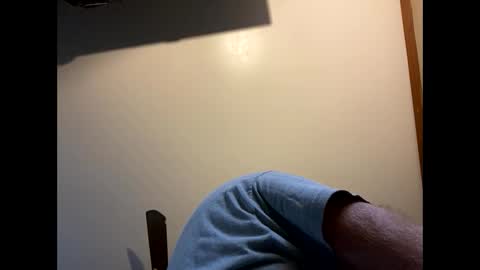 Snapshot of smokeymt420 chatting on January 8, 9:23 pm smokeymt420 online show from January 8, 9:23 pm