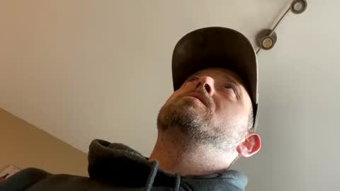 Snapshot of smokeymt420 chatting on February 20, 10:37 pm smokeymt420 online show from February 20, 10:37 pm