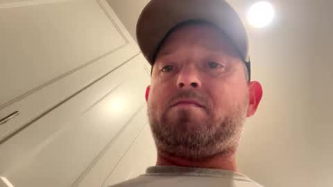 Snapshot of smokeymt420 chatting on October 9, 2:42 am smokeymt420 online show from October 9, 2:42 am