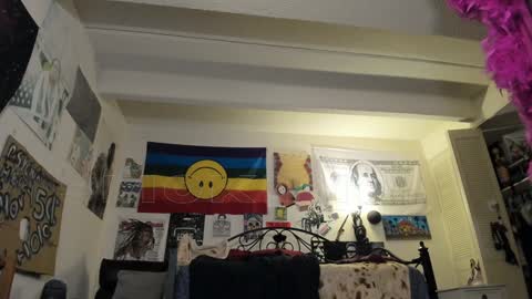 Snapshot of smokihippi chatting on February 7, 7:18 am Big Dawg online show from February 7, 7:18 am