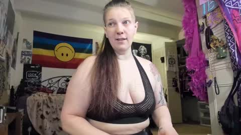 Snapshot of smokihippi chatting on March 12, 1:47 am Big Dawg online show from March 12, 1:47 am