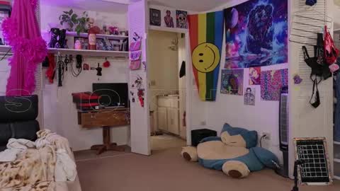 Snapshot of smokihippi chatting on November 21, 3:05 am Big Dawg online show from November 21, 3:05 am