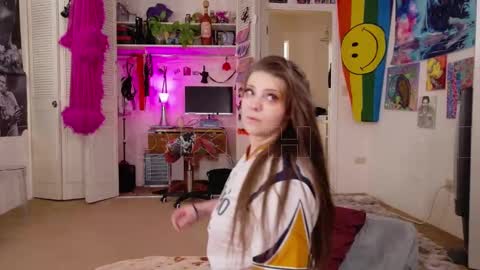 Snapshot of smokihippi chatting on December 14, 10:09 am Big Dawg online show from December 14, 10:09 am