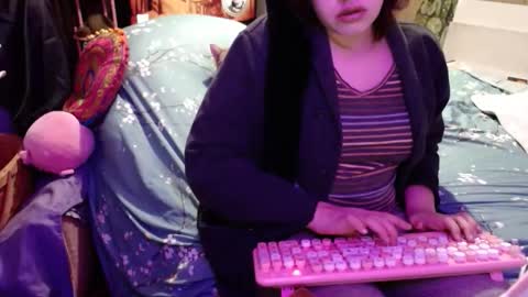 DIAN dee-ann online show from December 3, 1:02 am