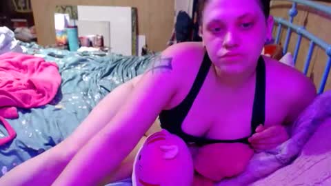 Snapshot of smokydian chatting on June 11, 12:19 am DIAN dee-ann online show from June 11, 12:19 am