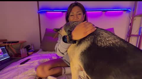 Carolina online show from March 30, 2:23 am