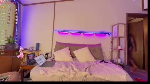 Carolina online show from April 22, 4:08 pm