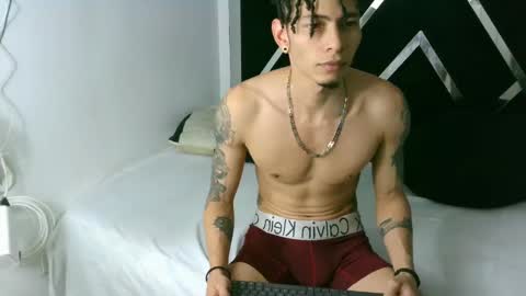 Snapshot of smooke_skinny chatting on January 10, 6:31 am Daniel Aston online show from January 10, 6:31 am