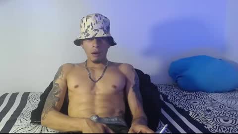 Snapshot of smooke_skinny chatting on September 20, 7:15 pm Daniel Aston online show from September 20, 7:15 pm