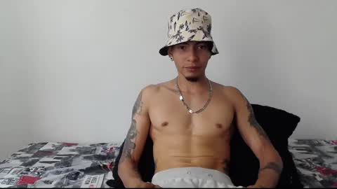 Snapshot of smooke_skinny chatting on October 22, 7:24 pm Daniel Aston online show from October 22, 7:24 pm