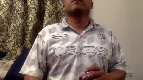 Snapshot of smoothstrik3r chatting on December 30, 1:37 am smoothstrik3r online show from December 30, 1:37 am