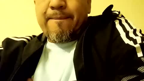 Snapshot of smoothstrik3r chatting on February 1, 8:08 am smoothstrik3r online show from February 1, 8:08 am