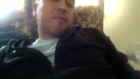 Snapshot of smoothstrik3r chatting on March 10, 12:51 am smoothstrik3r online show from March 10, 12:51 am