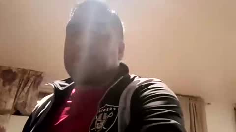 Snapshot of smoothstrik3r chatting on October 9, 1:09 pm smoothstrik3r online show from October 9, 1:09 pm