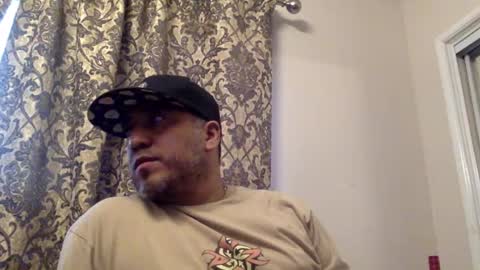 Snapshot of smoothstrik3r chatting on October 12, 1:26 am smoothstrik3r online show from October 12, 1:26 am