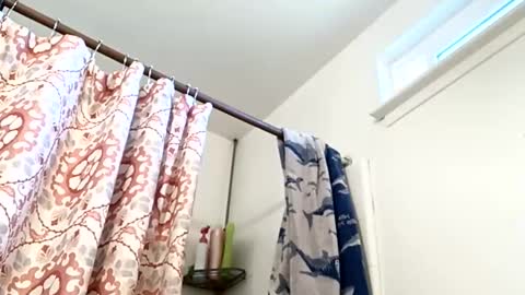 Snapshot of smoothstrik3r chatting on December 16, 7:19 pm smoothstrik3r online show from December 16, 7:19 pm