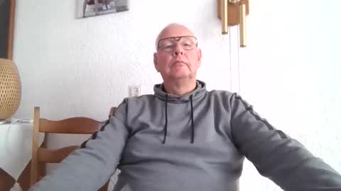 Snapshot of smoothy5460 chatting on March 10, 3:28 pm smoothy5460 online show from March 10, 3:28 pm