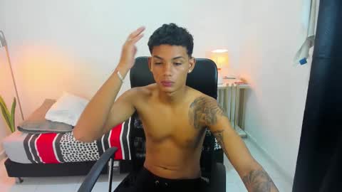 snak_master1 online show from October 15, 2:39 pm