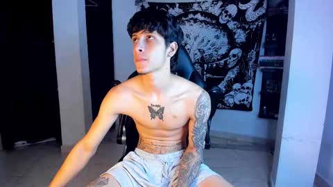 snakebutterfly online show from February 15, 4:53 am