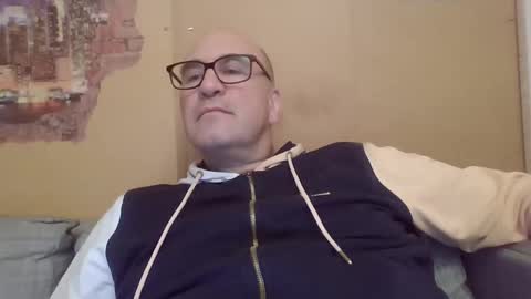 sneakerboy18 online show from January 19, 3:32 pm