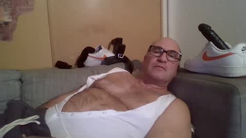 sneakerboy18 online show from January 23, 6:35 pm