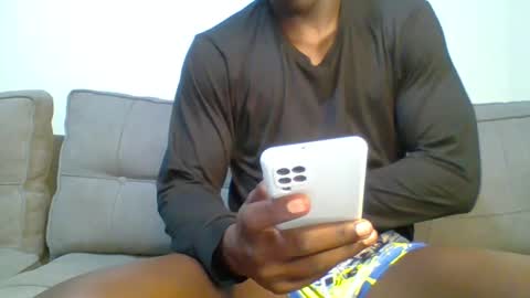 papi online show from December 12, 9:30 am