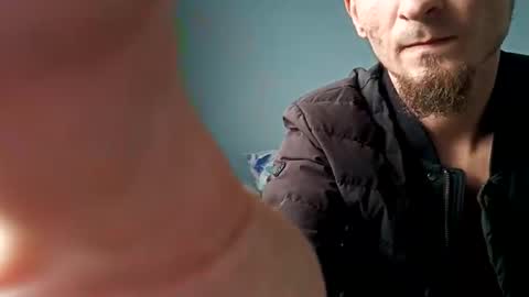 Sneakylildevils online show from April 23, 7:30 am